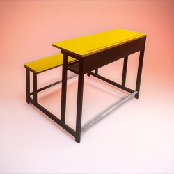 میز و نیمکت دو نفره ساده